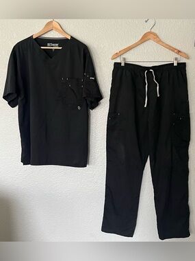 Greys Anatomy Preston Men's size L Black Scrub Top + Pants with Drawstring